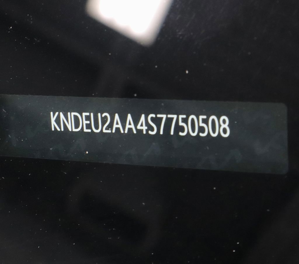 Used 2025 Kia Seltos S image 32