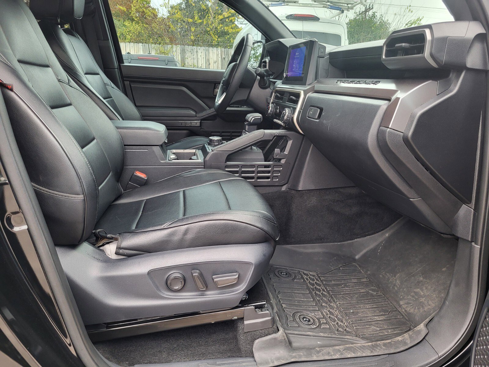 Used 2024 Toyota Tacoma TRD Off-Road image 12