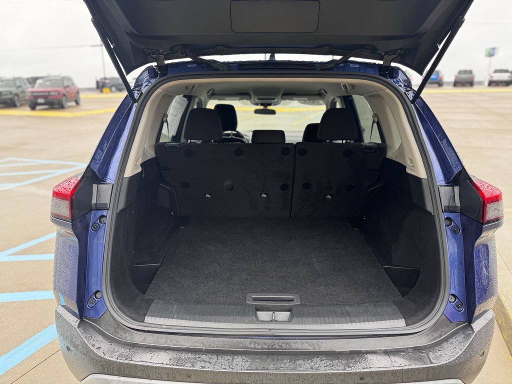 Used 2023 Nissan Rogue S image 33