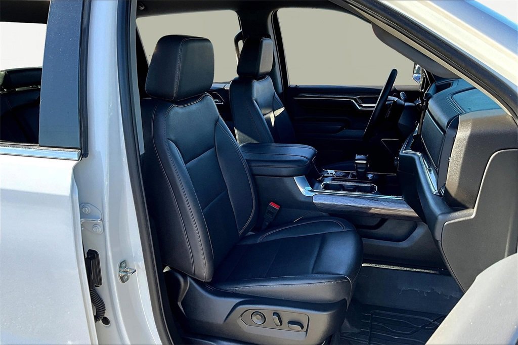 Used 2023 Chevrolet Silverado 1500 LTZ image 9