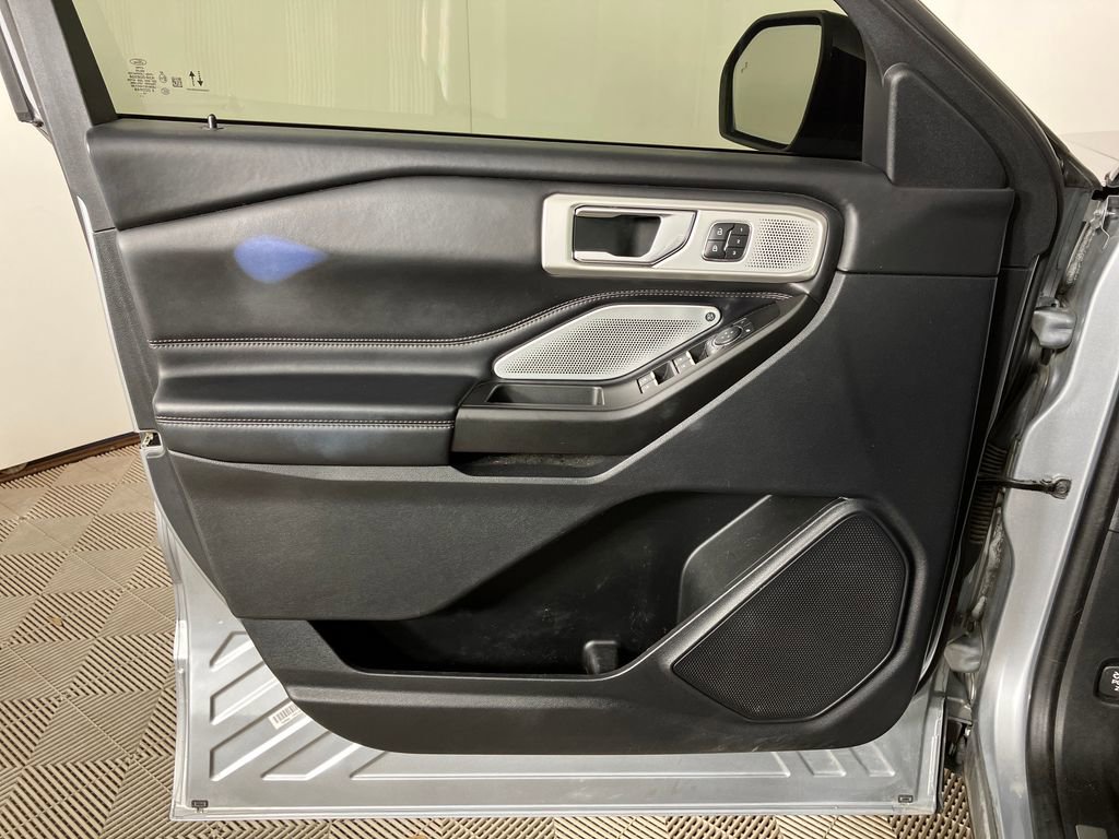 Certified 2020 Ford Explorer Platinum w/ Premium Technology Package image 22