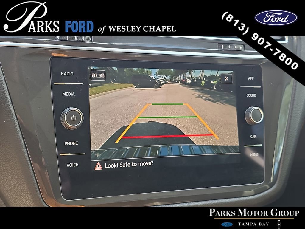 Used 2023 Volkswagen Tiguan SE w/ Panoramic Sunroof Package FWD image 22