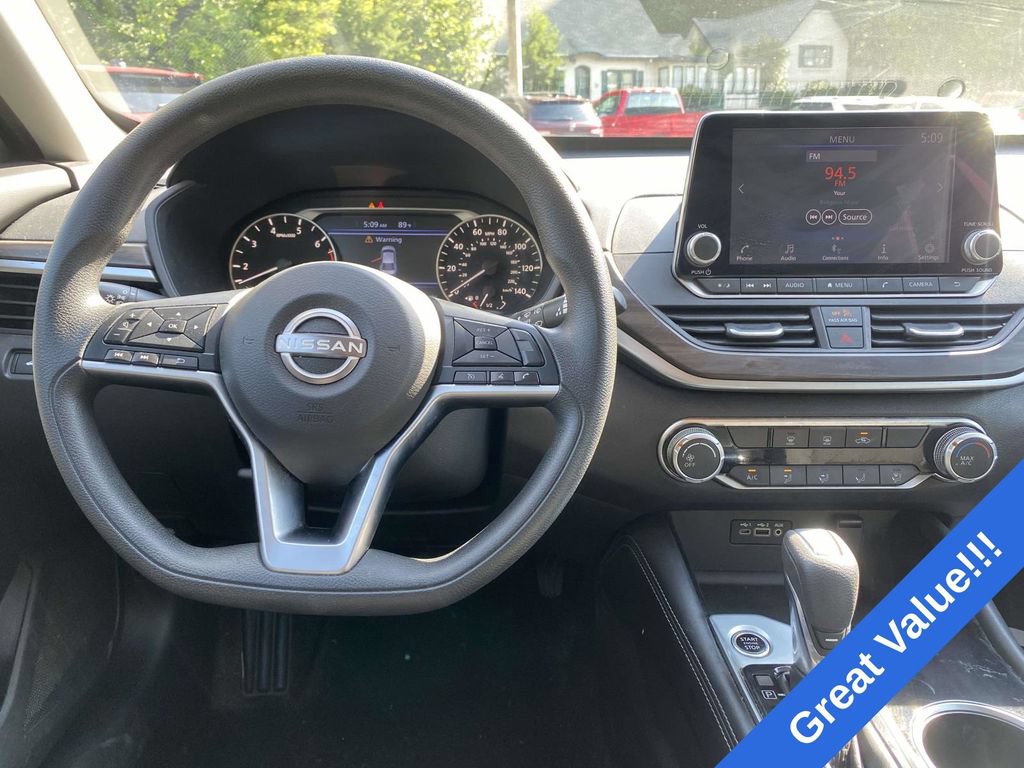 Used 2023 Nissan Altima 2.5 SV FWD image 11