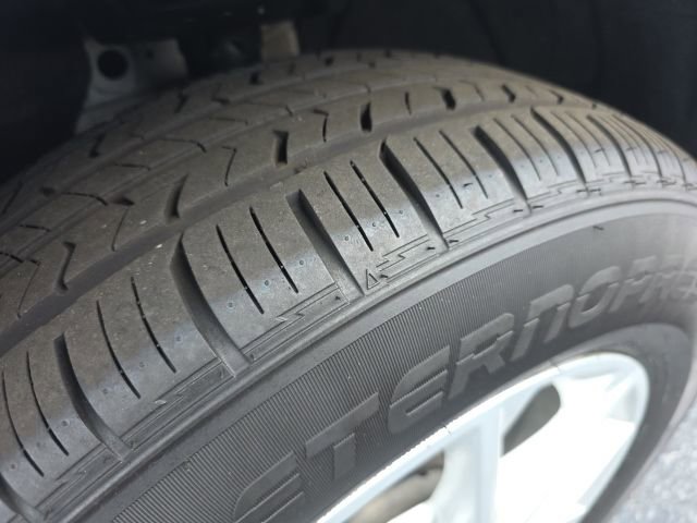 Used 2023 Chevrolet Equinox LT w/ Driver Convenience Package image 8