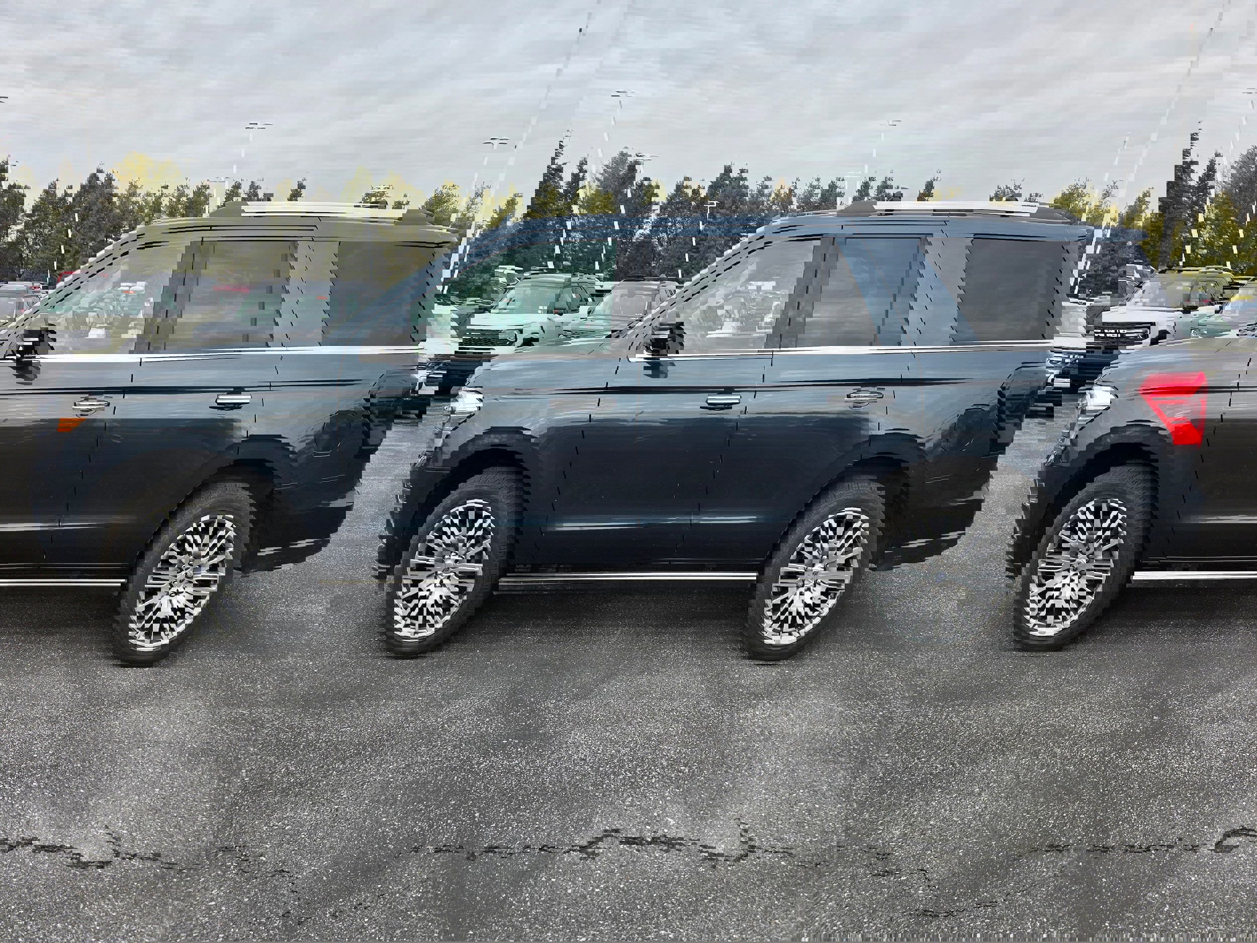 Certified 2022 Ford Expedition Limited image 6