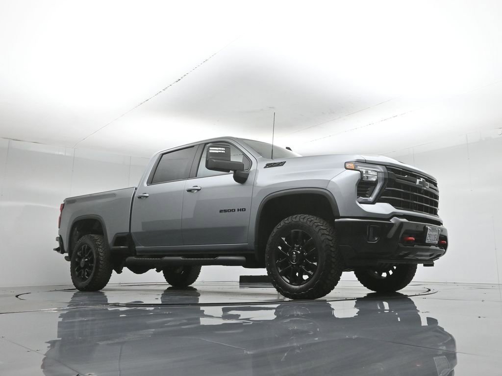 Used 2025 Chevrolet Silverado 2500 LT w/ Trail Boss Package AWD/4WD image 4