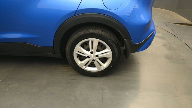 Used 2023 Nissan Kicks S FWD image 9