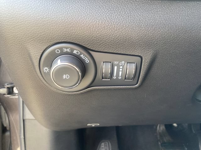 Used 2023 Jeep Compass Limited AWD/4WD image 16