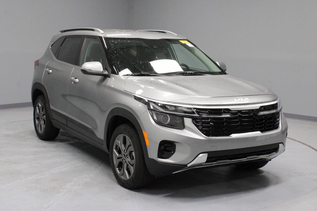 Used 2024 Kia Seltos S AWD/4WD image 1