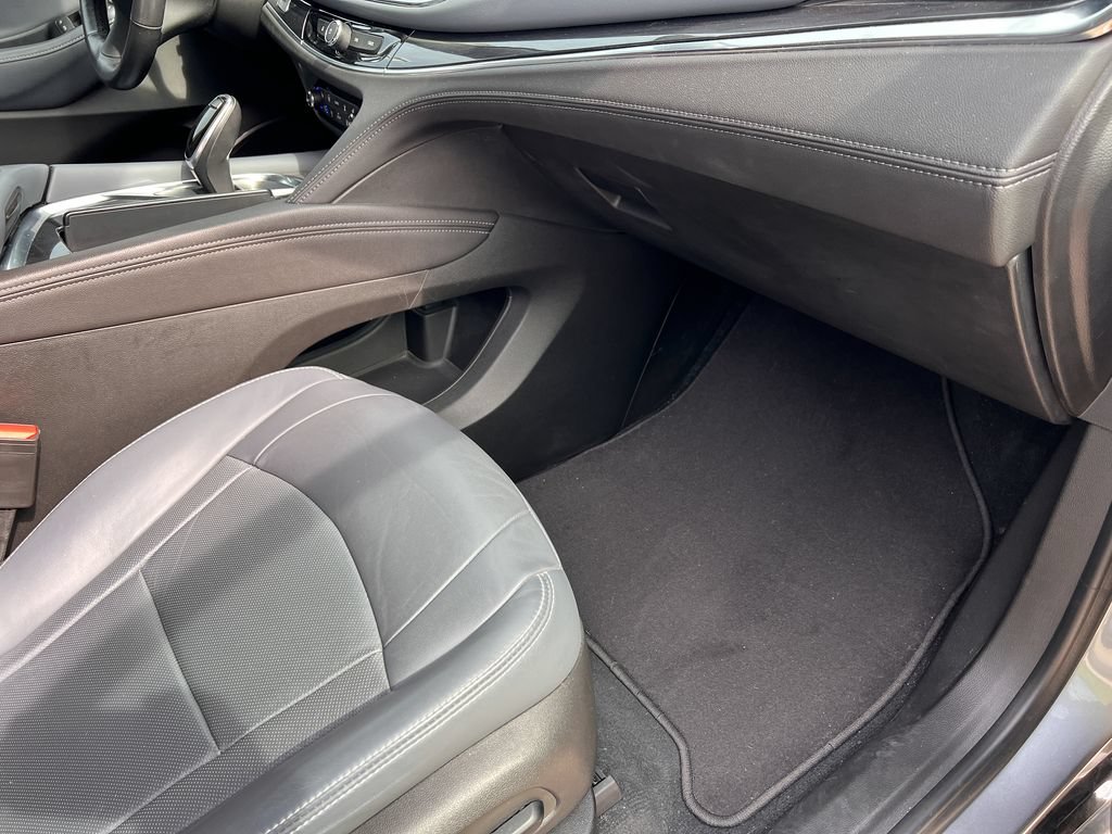 Used 2021 Buick Enclave Premium w/ Sun and Sites Package AWD/4WD image 21
