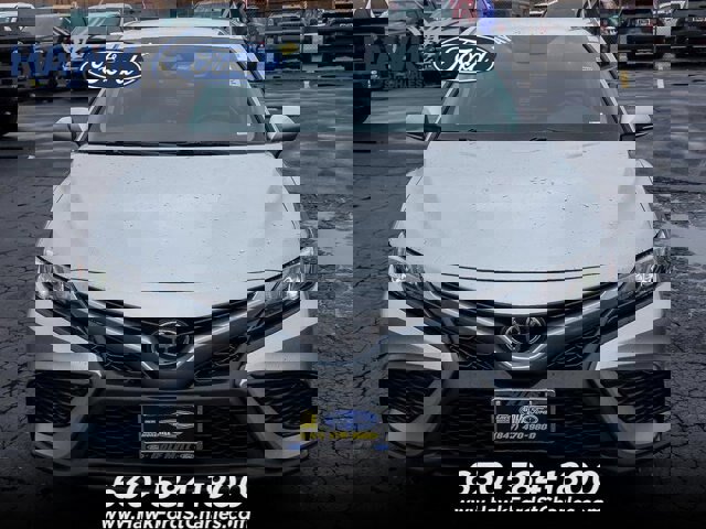 Used 2023 Toyota Camry SE image 3