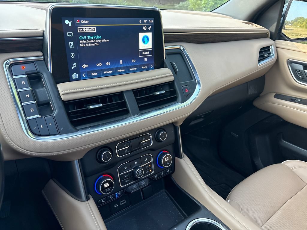 Used 2023 Chevrolet Tahoe Premier AWD/4WD image 19