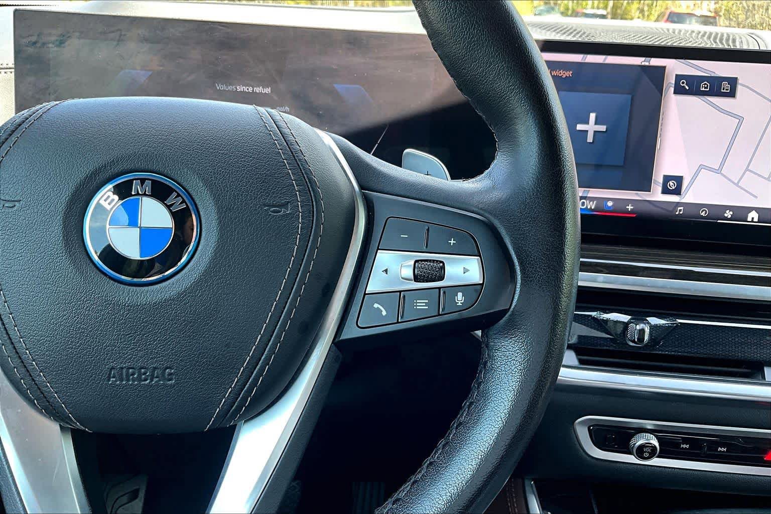 Used 2025 BMW X5 xDrive50e AWD/4WD image 25