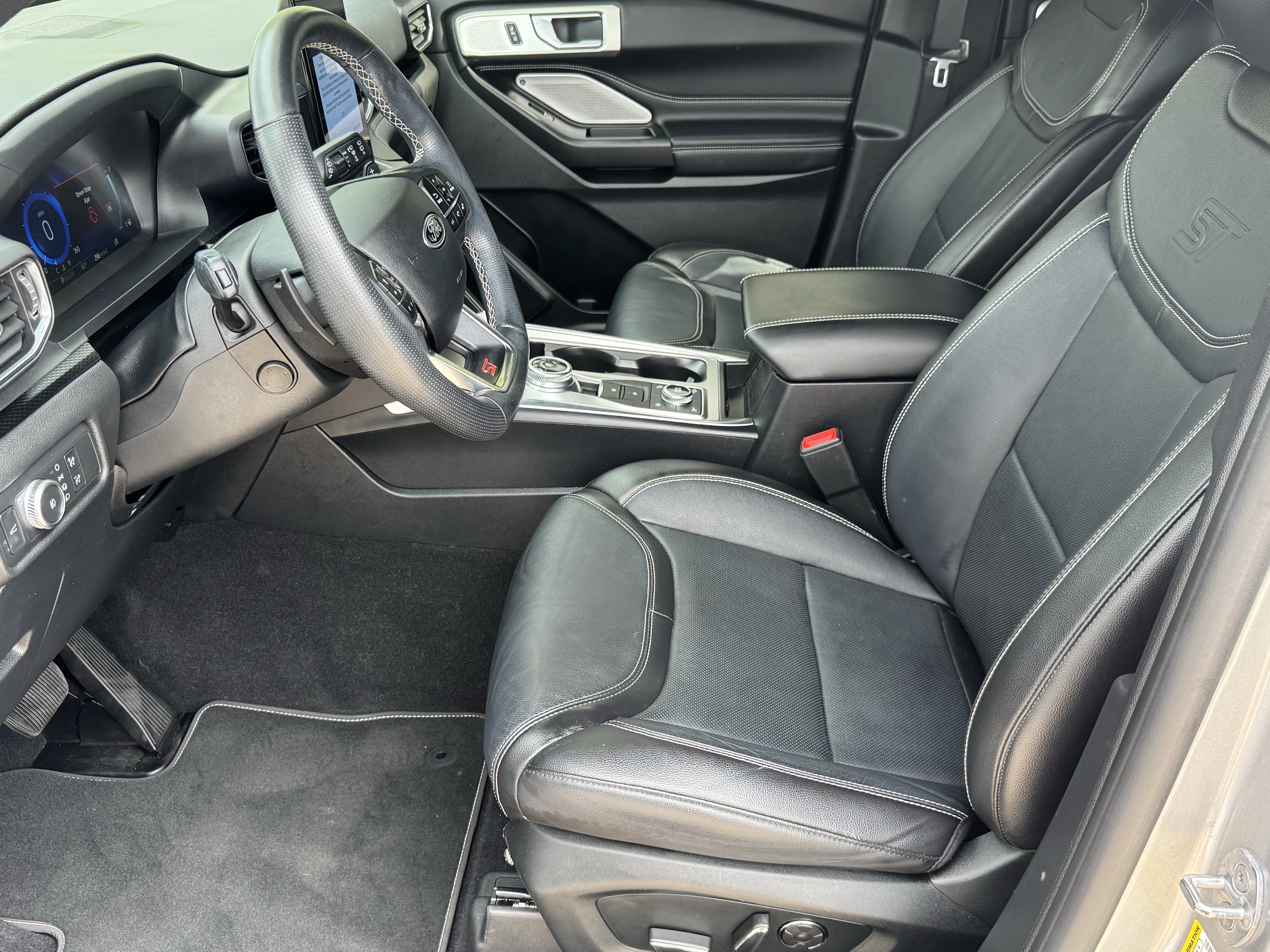 Certified 2020 Ford Explorer ST w/ Premium Technology Package image 10