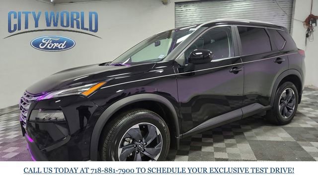 Used 2024 Nissan Rogue SV w/ SV Premium Package image 8