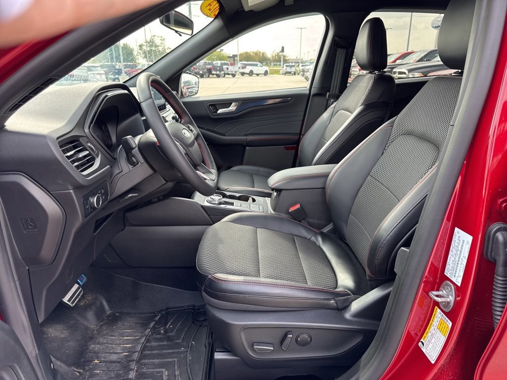 Certified 2024 Ford Escape ST-Line image 10