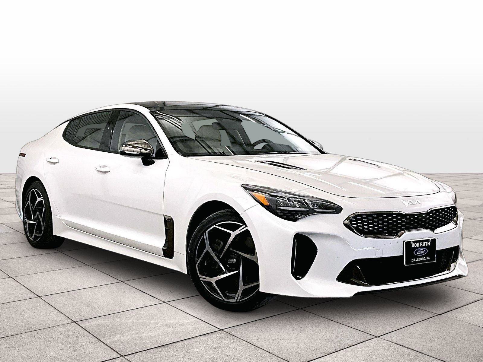 Used 2022 Kia Stinger GT-Line w/ Sun & Sound Package AWD/4WD image 2