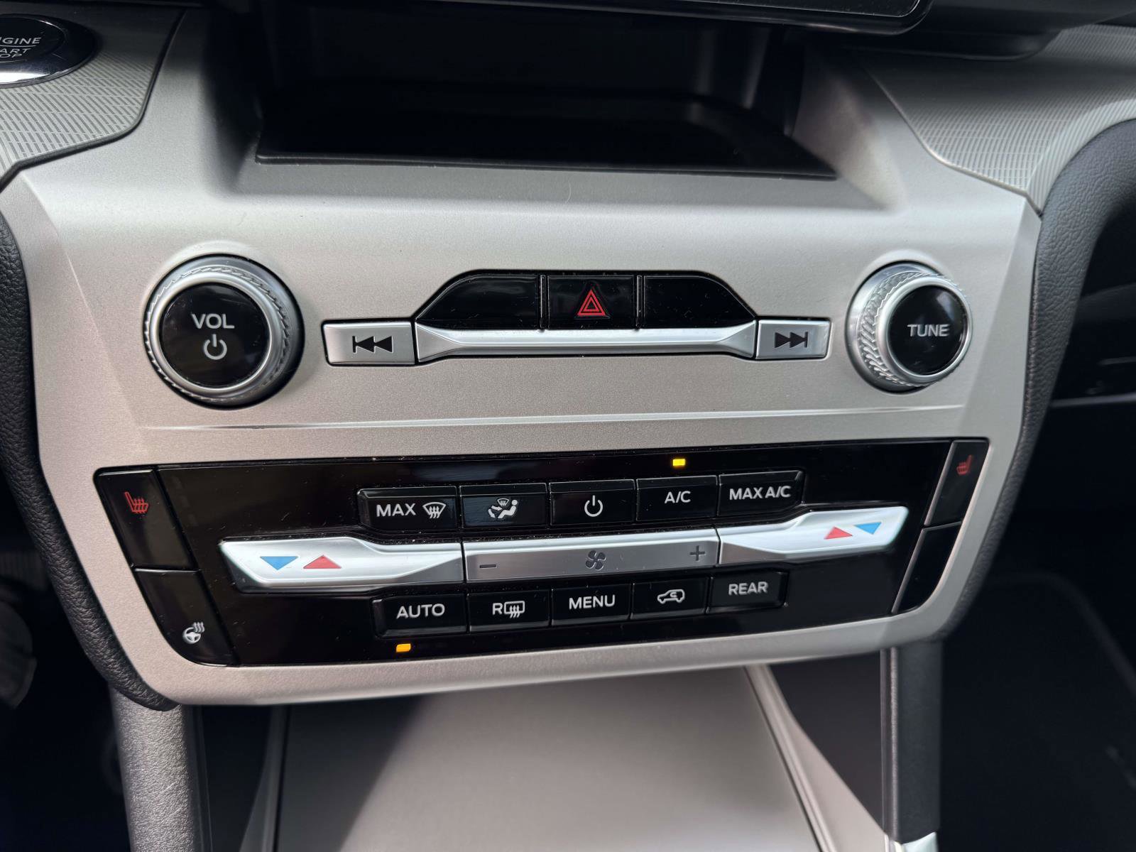 Certified 2022 Ford Explorer XLT w/ Equipment Group 202A image 24