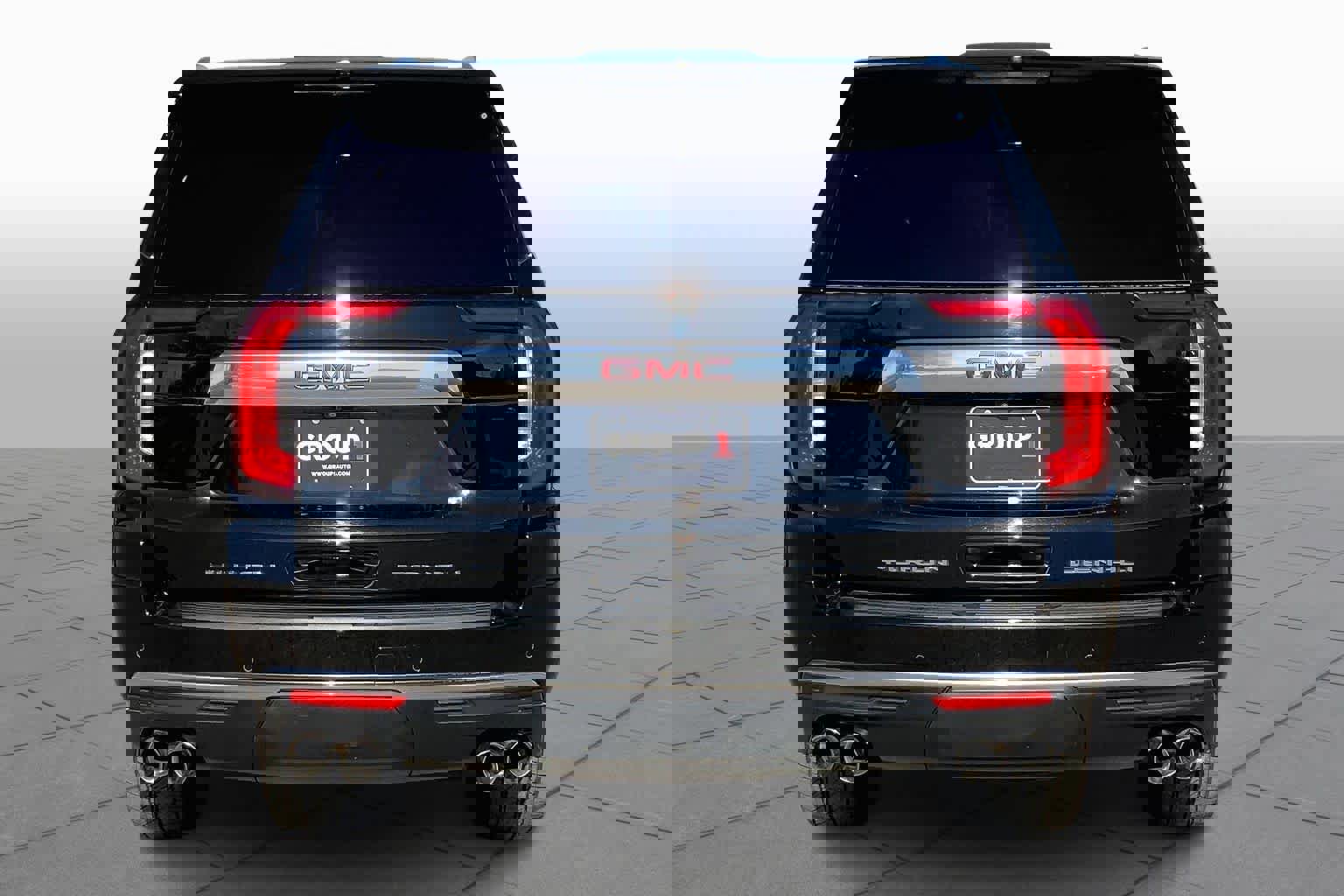 Used 2022 GMC Yukon Denali image 2