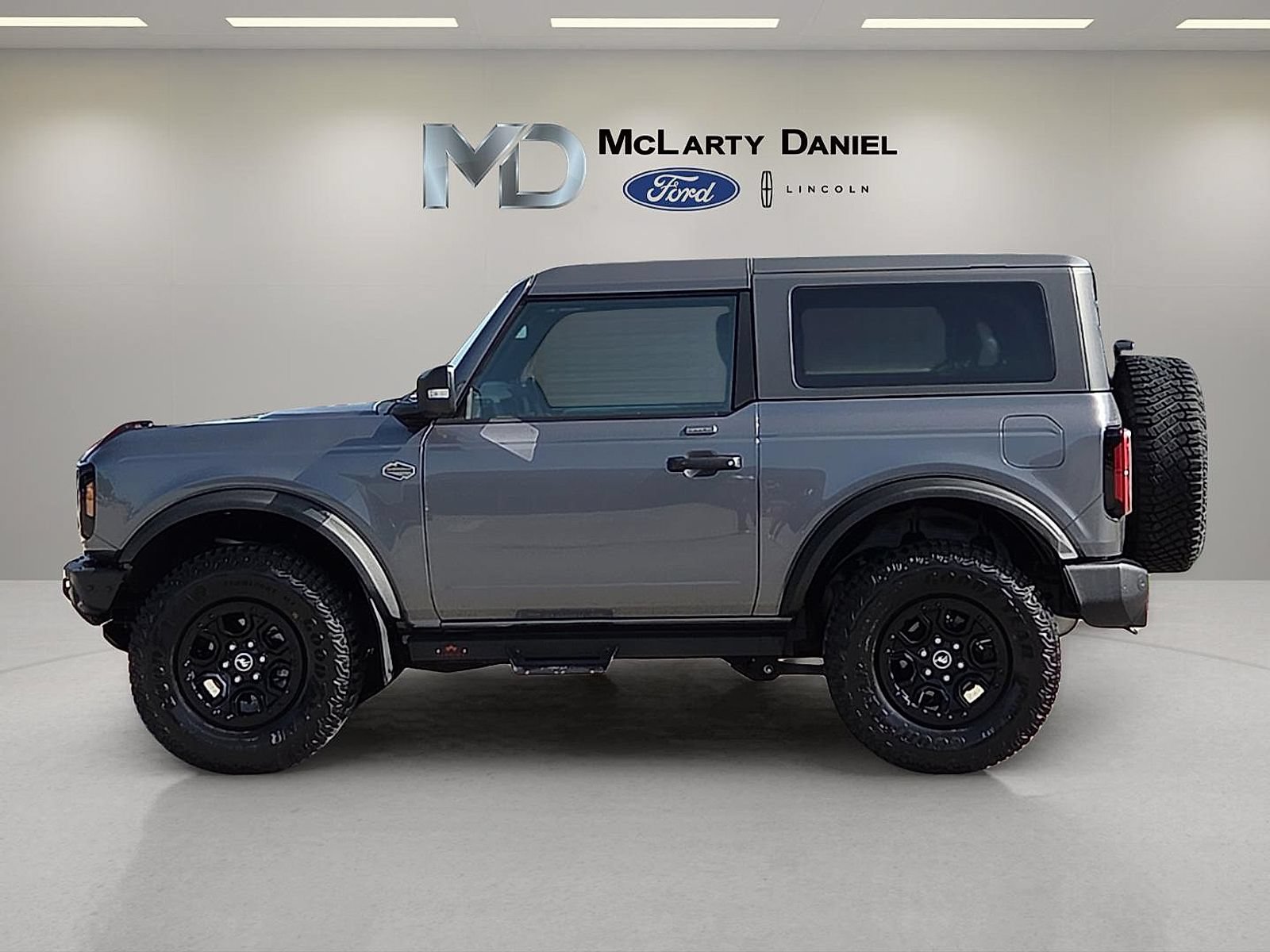Certified 2023 Ford Bronco Wildtrak AWD/4WD image 3