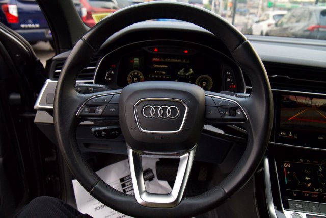 Used 2023 Audi Q7 2.0T Premium w/ Convenience Package AWD/4WD image 17