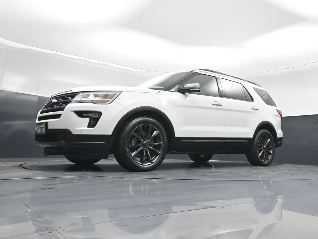 Certified 2019 Ford Explorer XLT w/ Equipment Group 202A FWD image 39