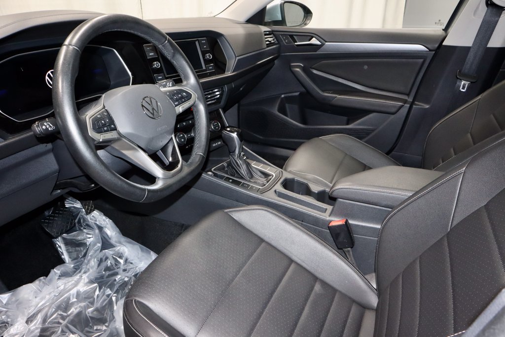 Used 2024 Volkswagen Jetta SE FWD image 23