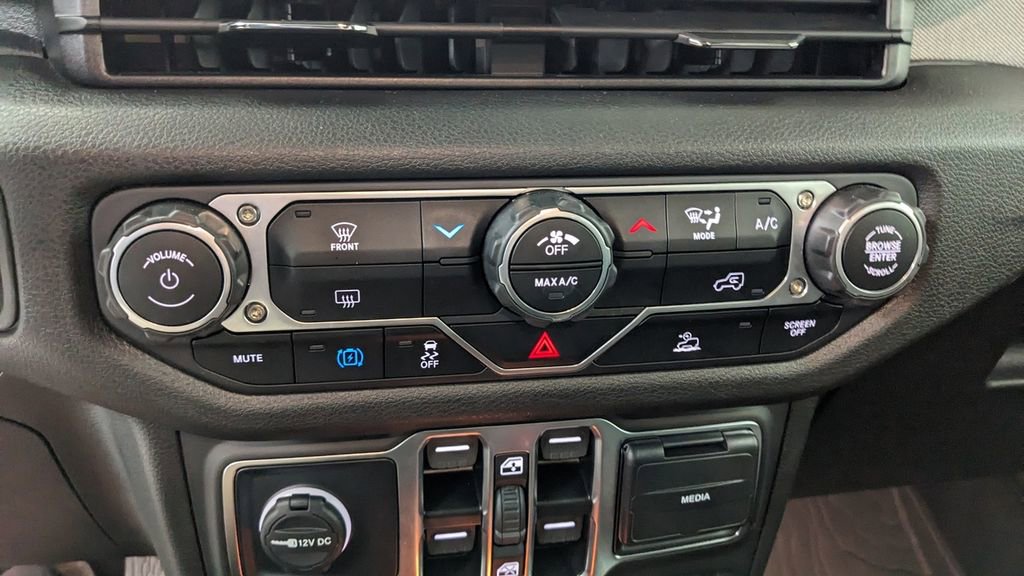 Used 2025 Jeep Wrangler Unlimited Sport S 4xe AWD/4WD image 25