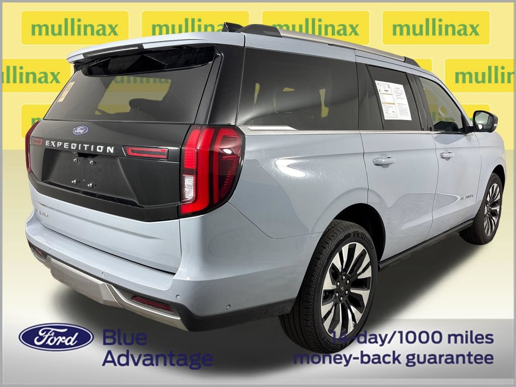 Certified 2025 Ford Expedition Platinum w/ Driver's Package AWD/4WD image 4