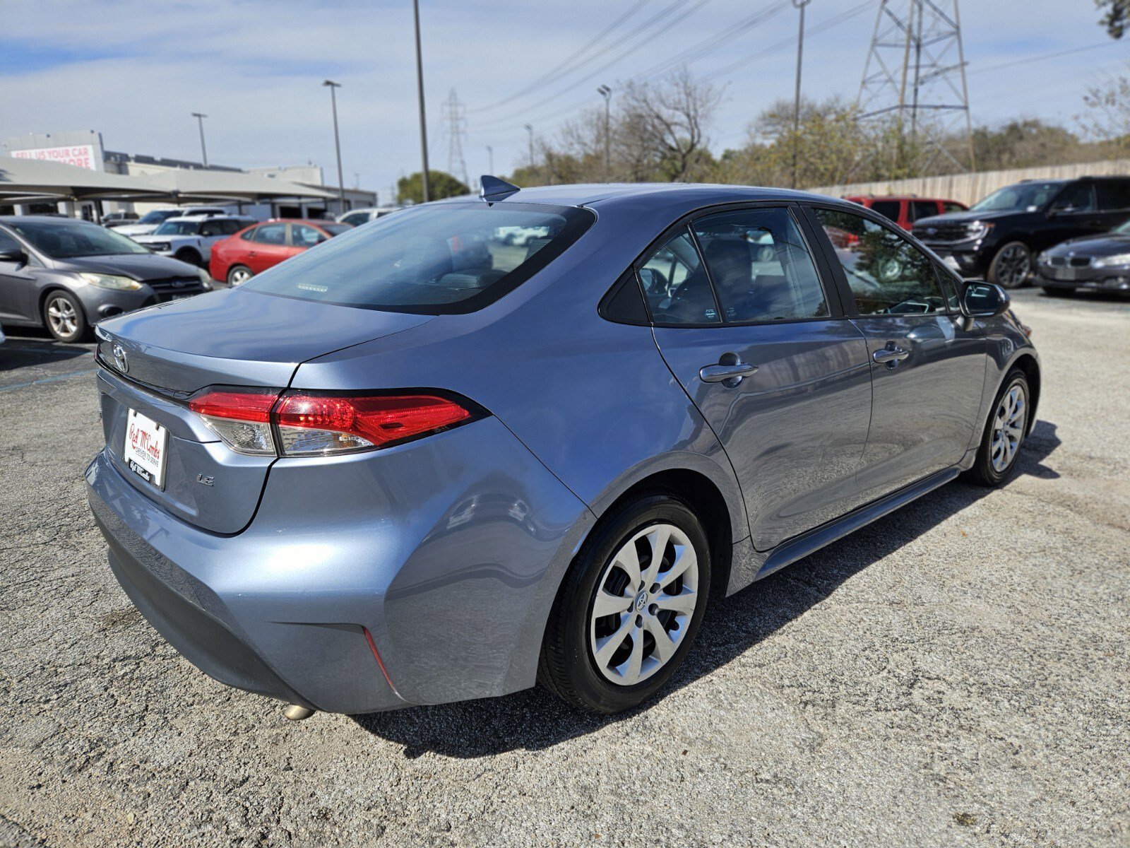 Used 2023 Toyota Corolla LE image 3