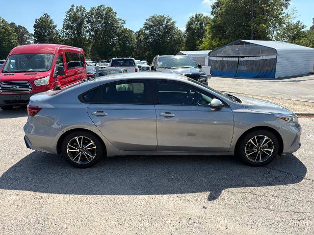 Used 2022 Kia Forte LXS w/ LXS Technology Package FWD image 4