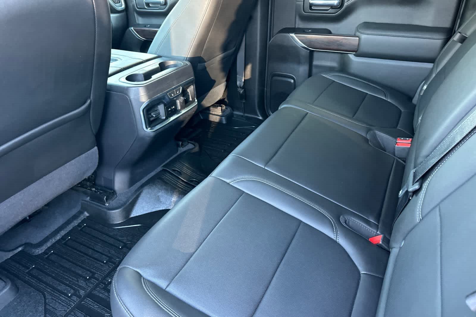 Used 2020 GMC Sierra 1500 SLT w/ SLT Premium Plus Package image 4