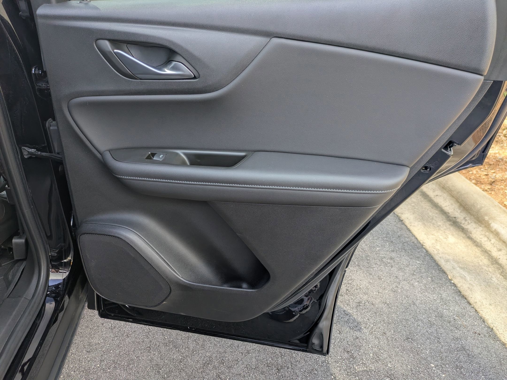 Used 2022 Chevrolet Blazer LT image 32