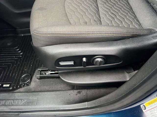 Used 2020 Chevrolet Equinox LT w/ Driver Convenience Package image 19