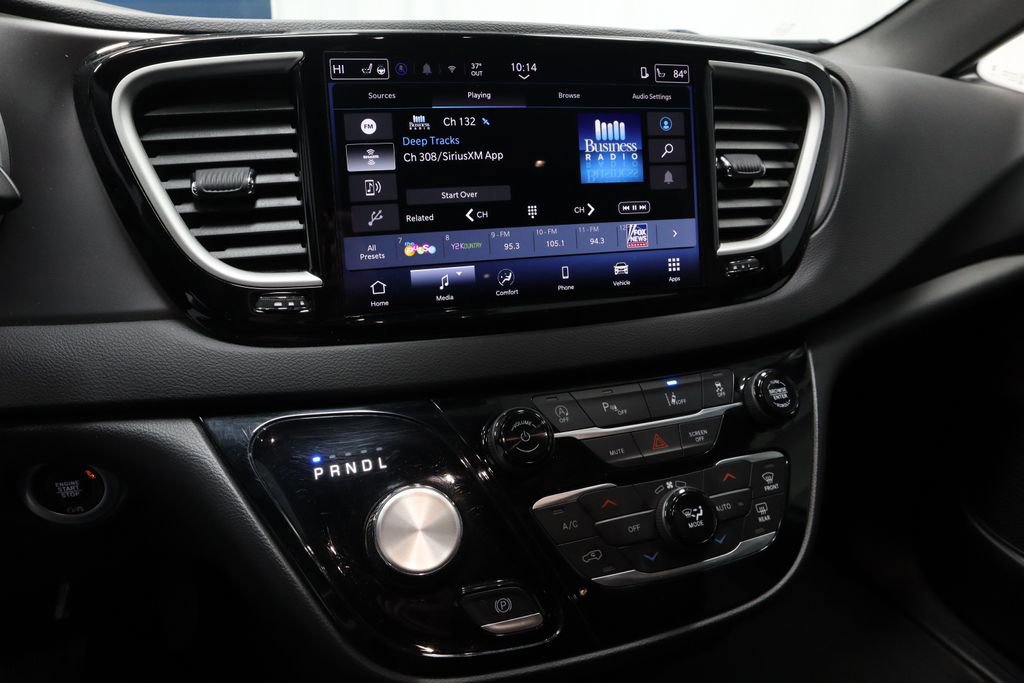 Used 2025 Chrysler Pacifica Select image 33