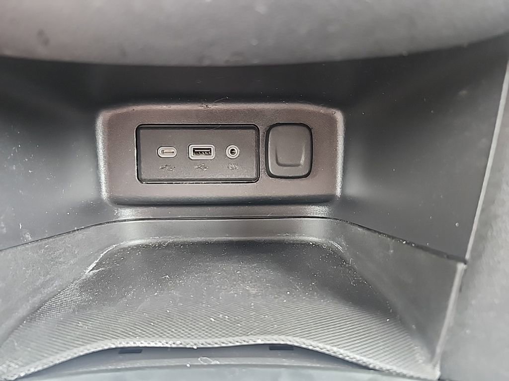Used 2021 Chevrolet Equinox LT AWD/4WD image 32