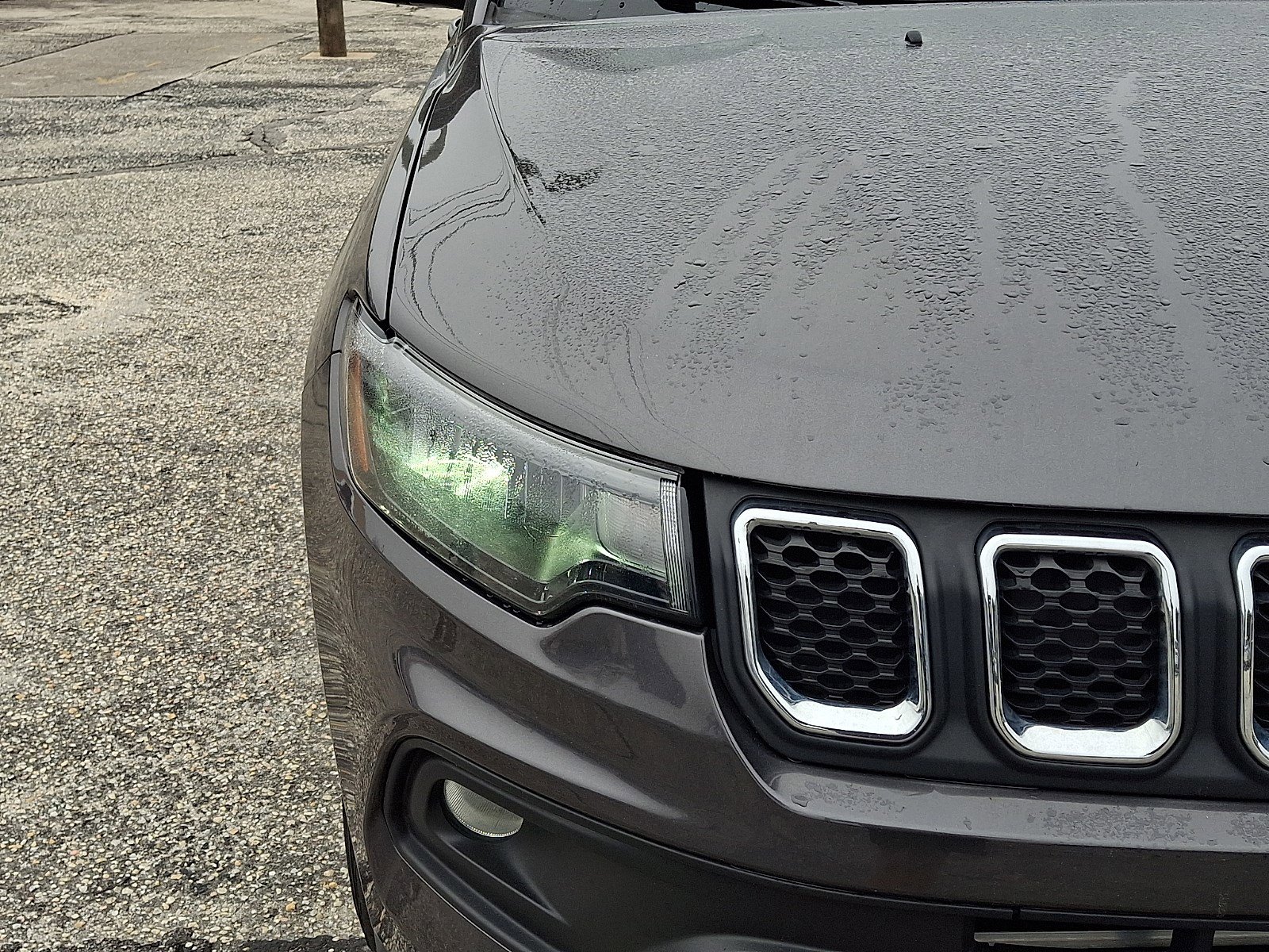 Used 2024 Jeep Compass Latitude image 8