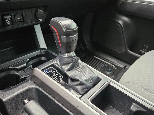 Used 2020 Toyota Tacoma SR5 RWD image 14