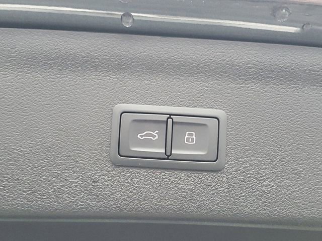 Used 2018 Audi Q3 2.0T Premium Plus w/ Premium Plus Package image 31