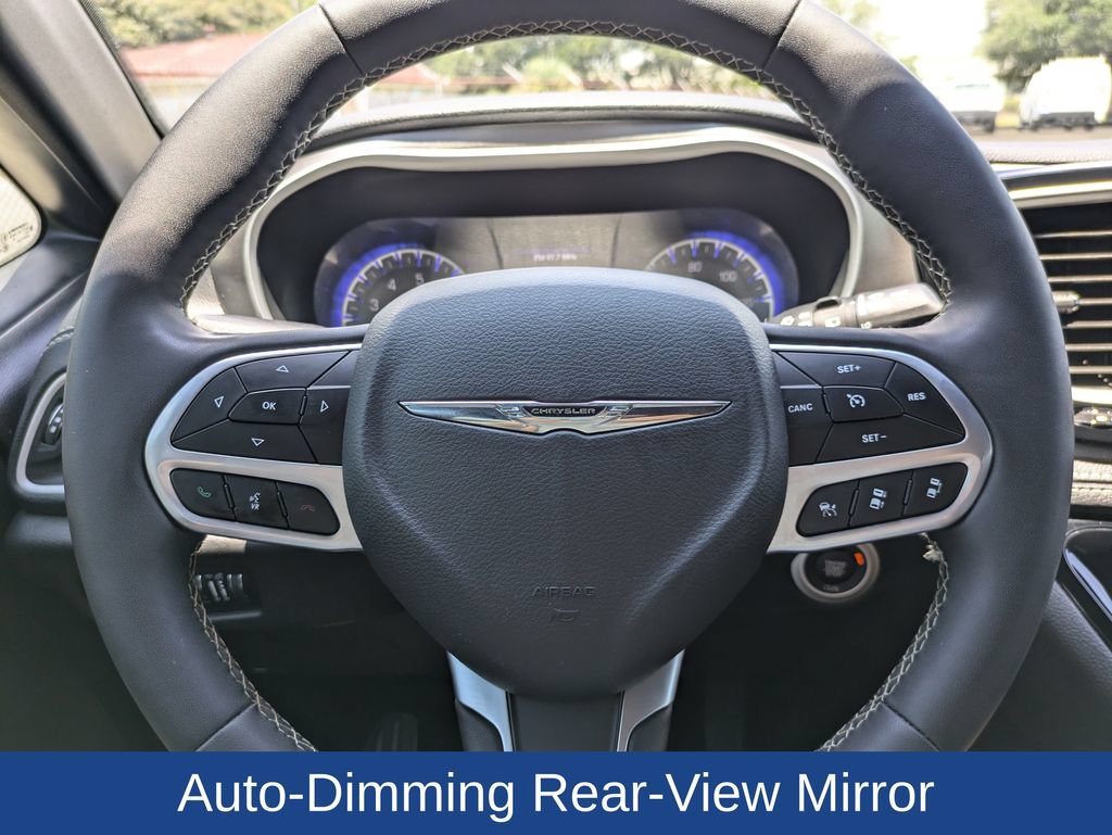 Used 2025 Chrysler Pacifica Select FWD image 26