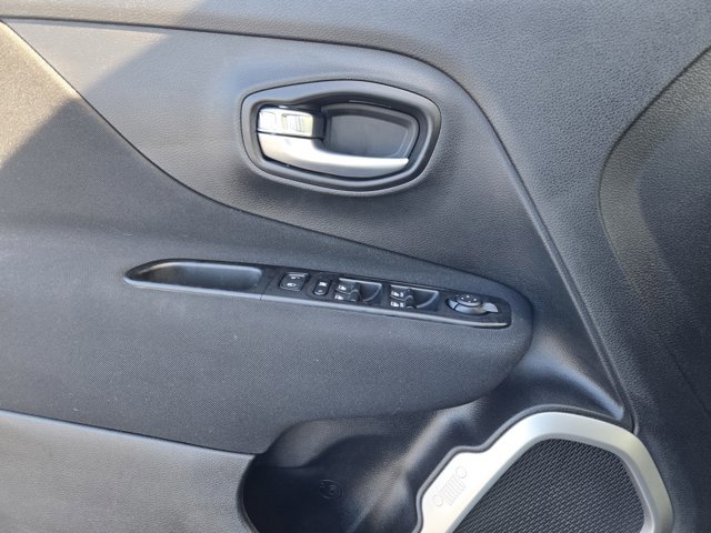 Used 2021 Jeep Renegade Latitude image 20