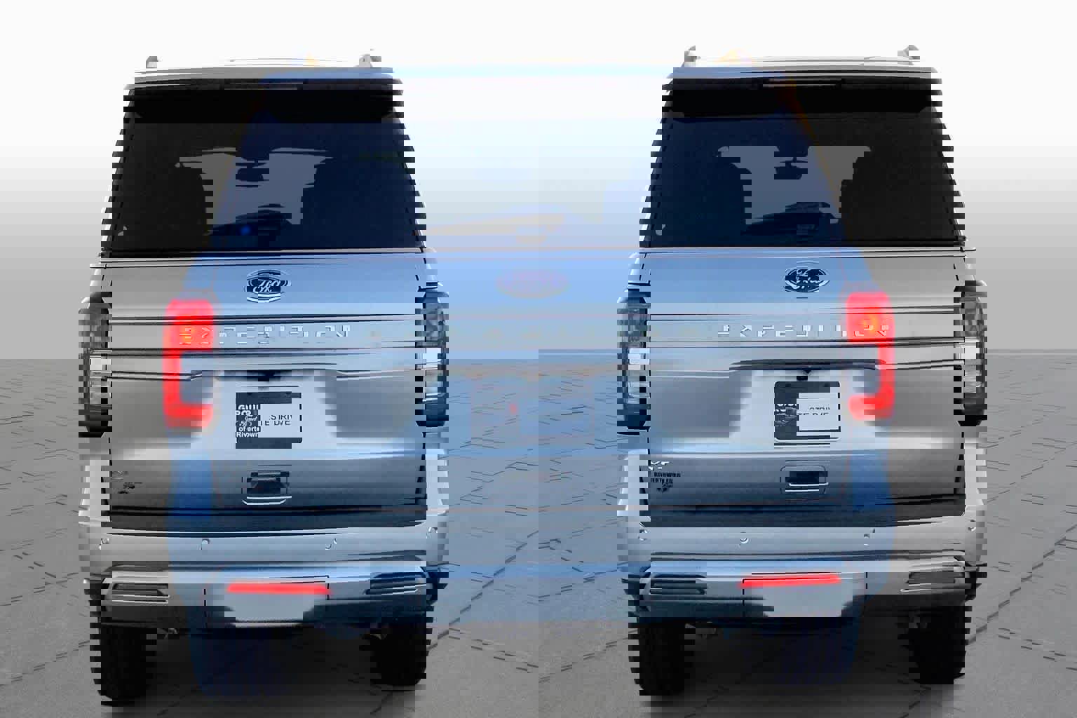 Certified 2024 Ford Expedition XLT image 2