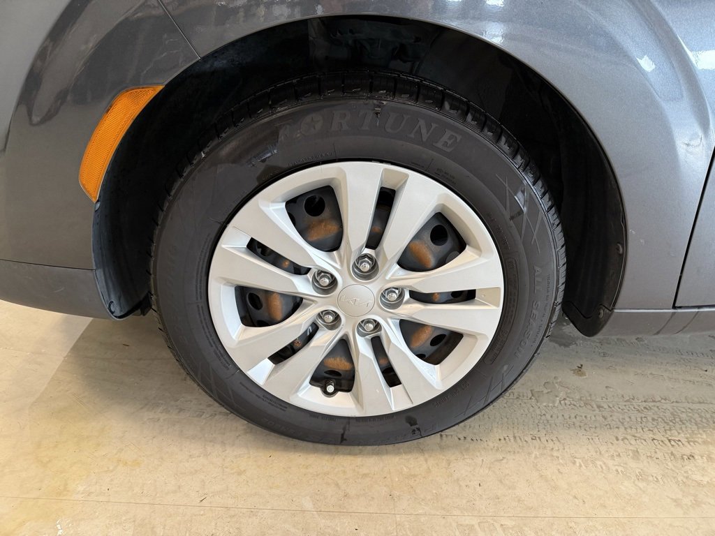 Used 2022 Kia Soul LX image 9