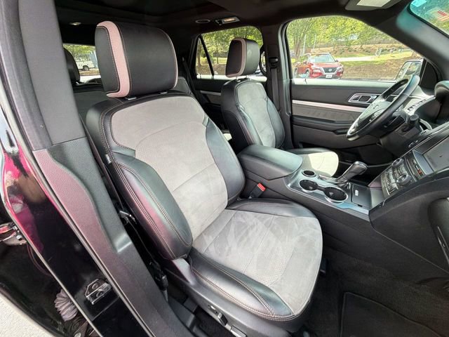 Certified 2017 Ford Explorer XLT w/ Equipment Group 202A image 30