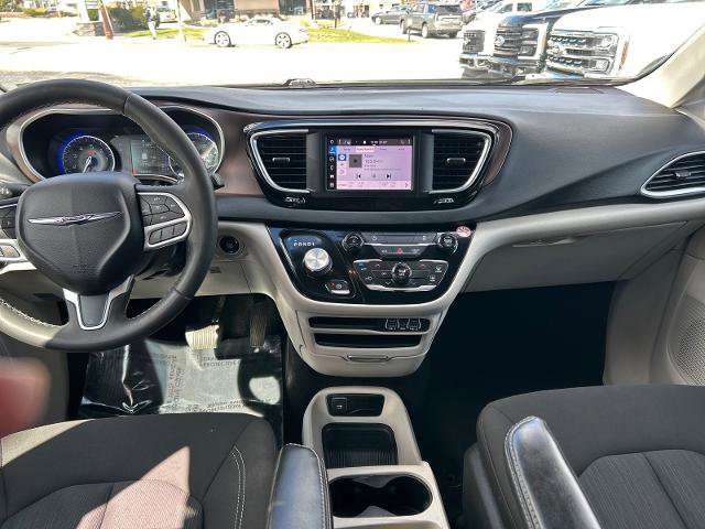 Used 2022 Chrysler Voyager LX image 6