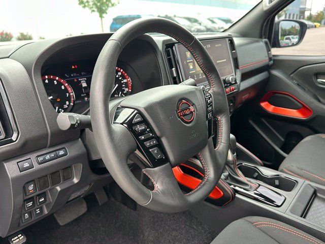 Used 2025 Nissan Frontier PRO-4X AWD/4WD image 36