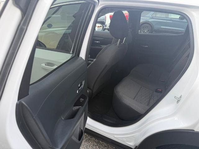 Used 2025 Nissan Kicks SV AWD/4WD image 12