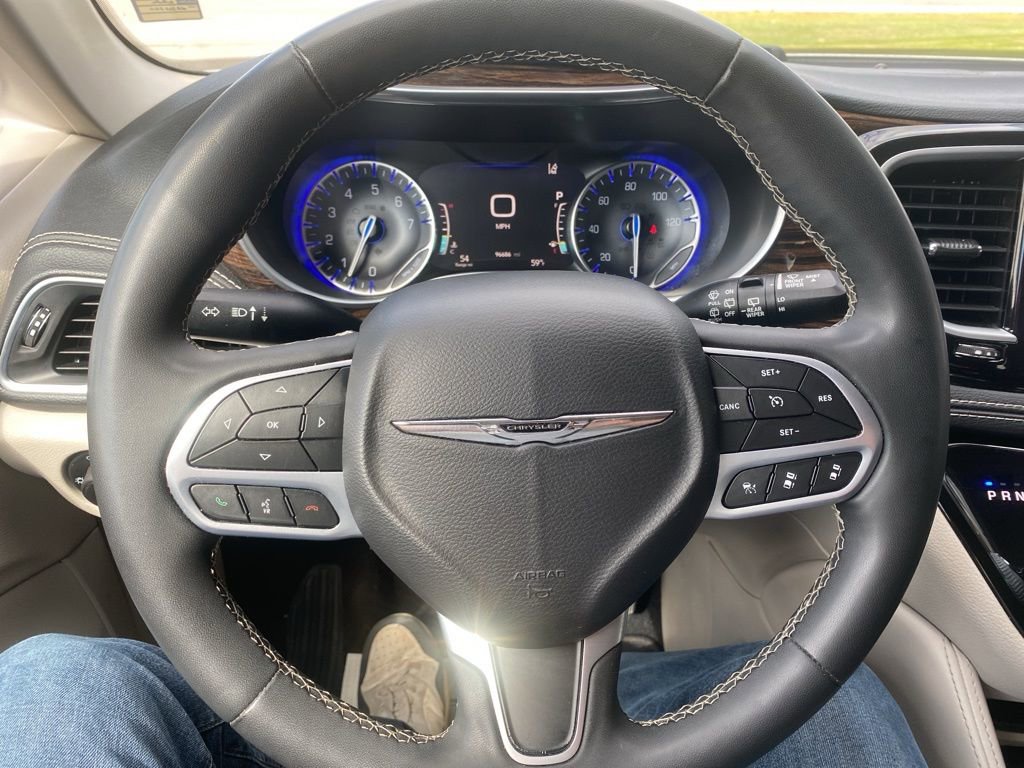 Used 2022 Chrysler Pacifica Limited image 28