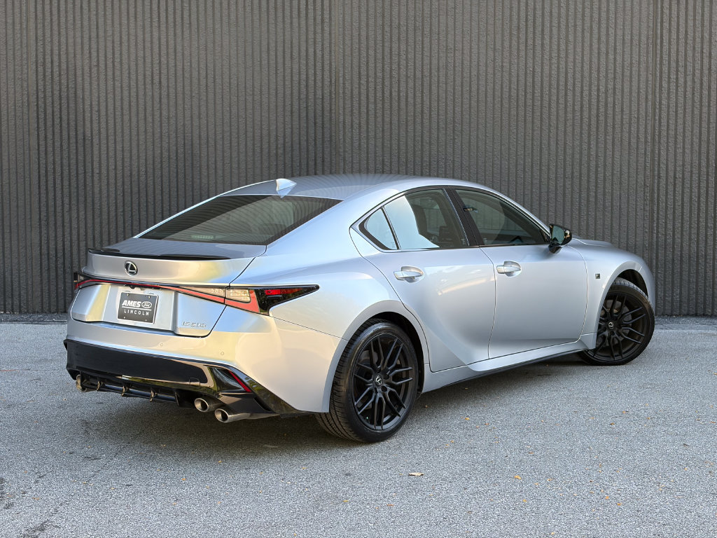 Used 2024 Lexus IS 500 RWD image 7