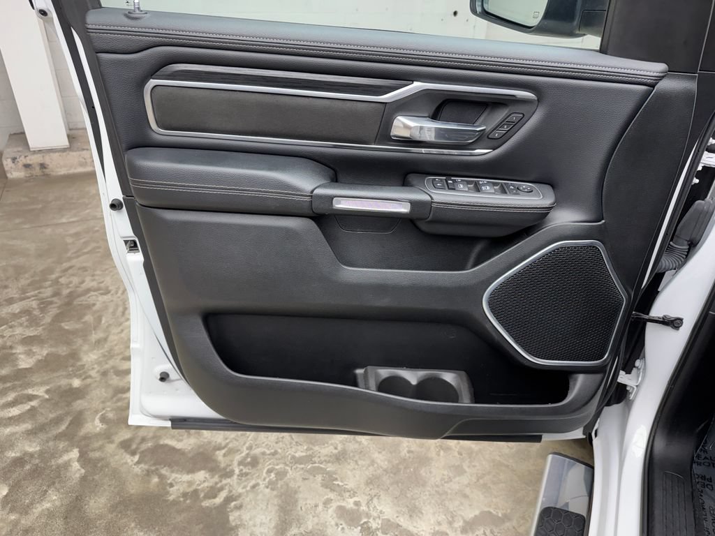 Used 2023 RAM 1500 Laramie AWD/4WD image 10